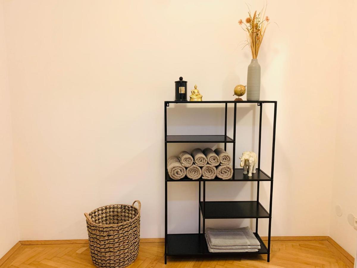 Ruhige Wohnung Im Gasometer Wien *Wifi*U3*Netflix* Exterior foto